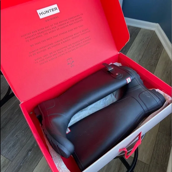 SOLD - NIB Hunter Tall Rain-boots- Black Women’s Size 7 - Picture 2 of 12